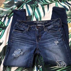 AE Distressed Jeggings Size 8 Short